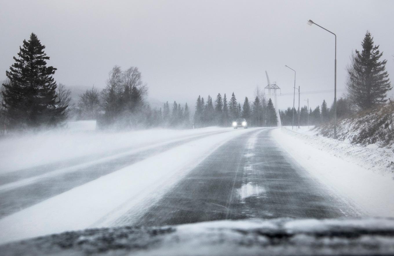 SMHI varnar för ishalka i bland annat Västernorrland och Jämtland. Arkivbild Foto: Pontus Lundahl/TT