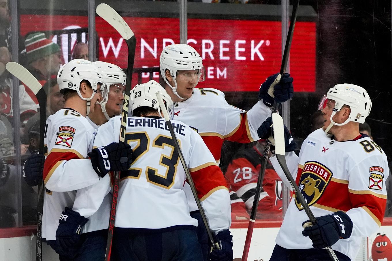 Floridaspelarna jublar efter Jesper Boqvists 1–0-mål. Foto: Julia Demaree Nikhinson/AP/TT