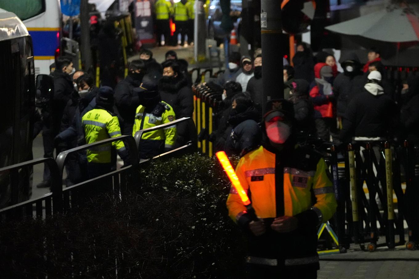 Polis utanför residenset för Sydkoreas avstängde president Yoon Suk-Yeol. Foto: Lee Jin-Man