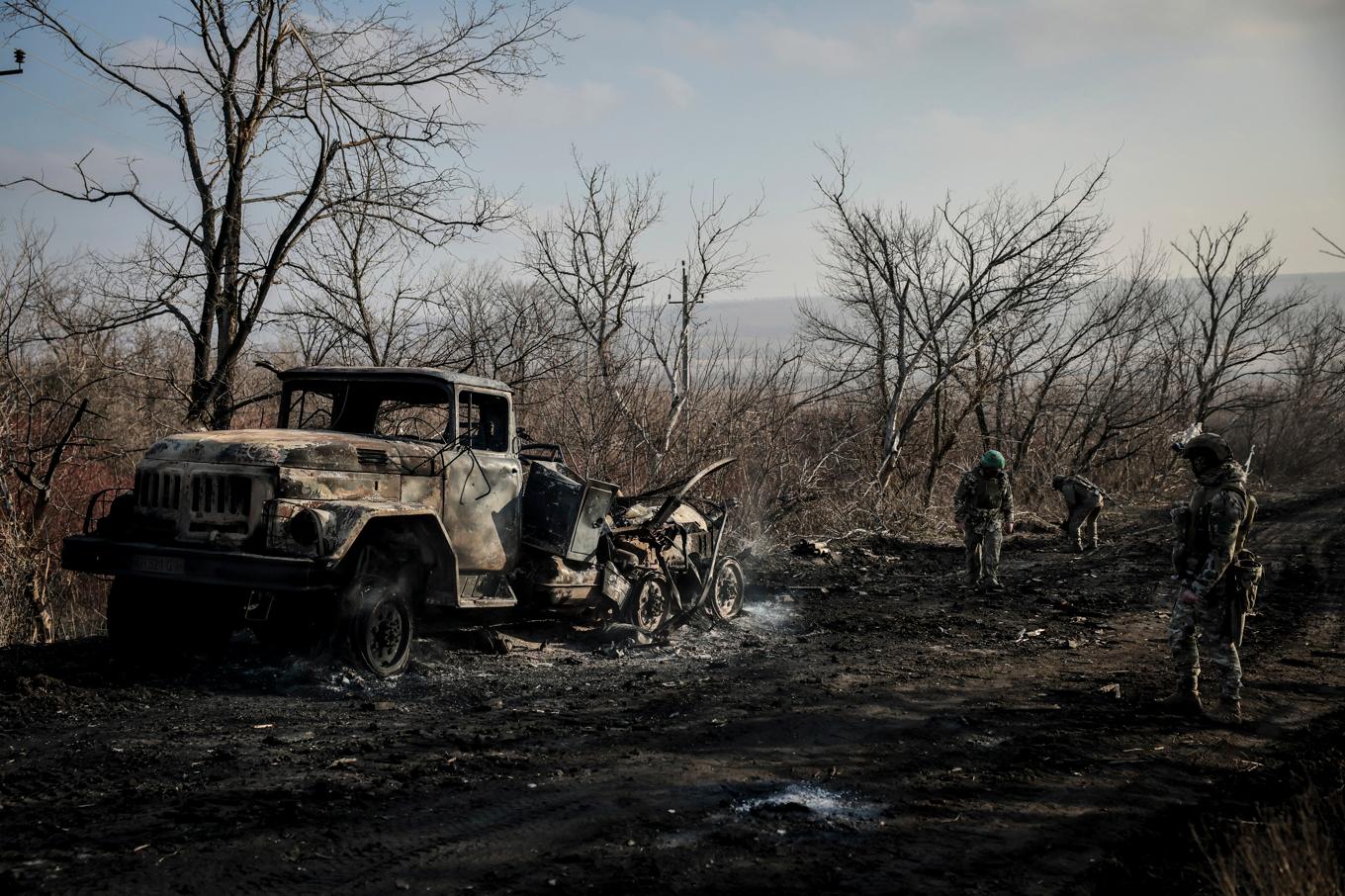 Ukrainska soldater vid fronten. Foto: Oleg Petrasiuk/AP/TT