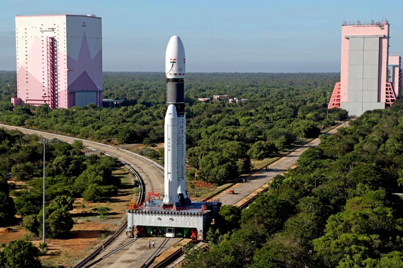 Bild från en satellituppskjutning från det indiska rymdcentret i Sriharikota 2022. Foto: Indian Space Research Organization via AP/TT