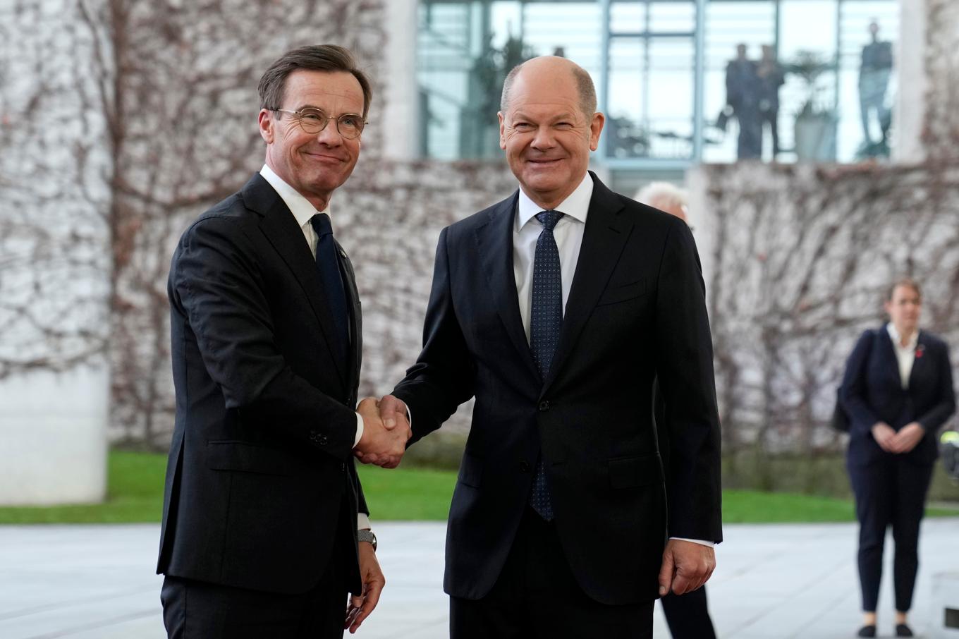 Statsminister Ulf Kristersson besökte på fredagen tyske förbundskanslern Olaf Scholz. Foto: Ebrahim Noroozi/AP/TT