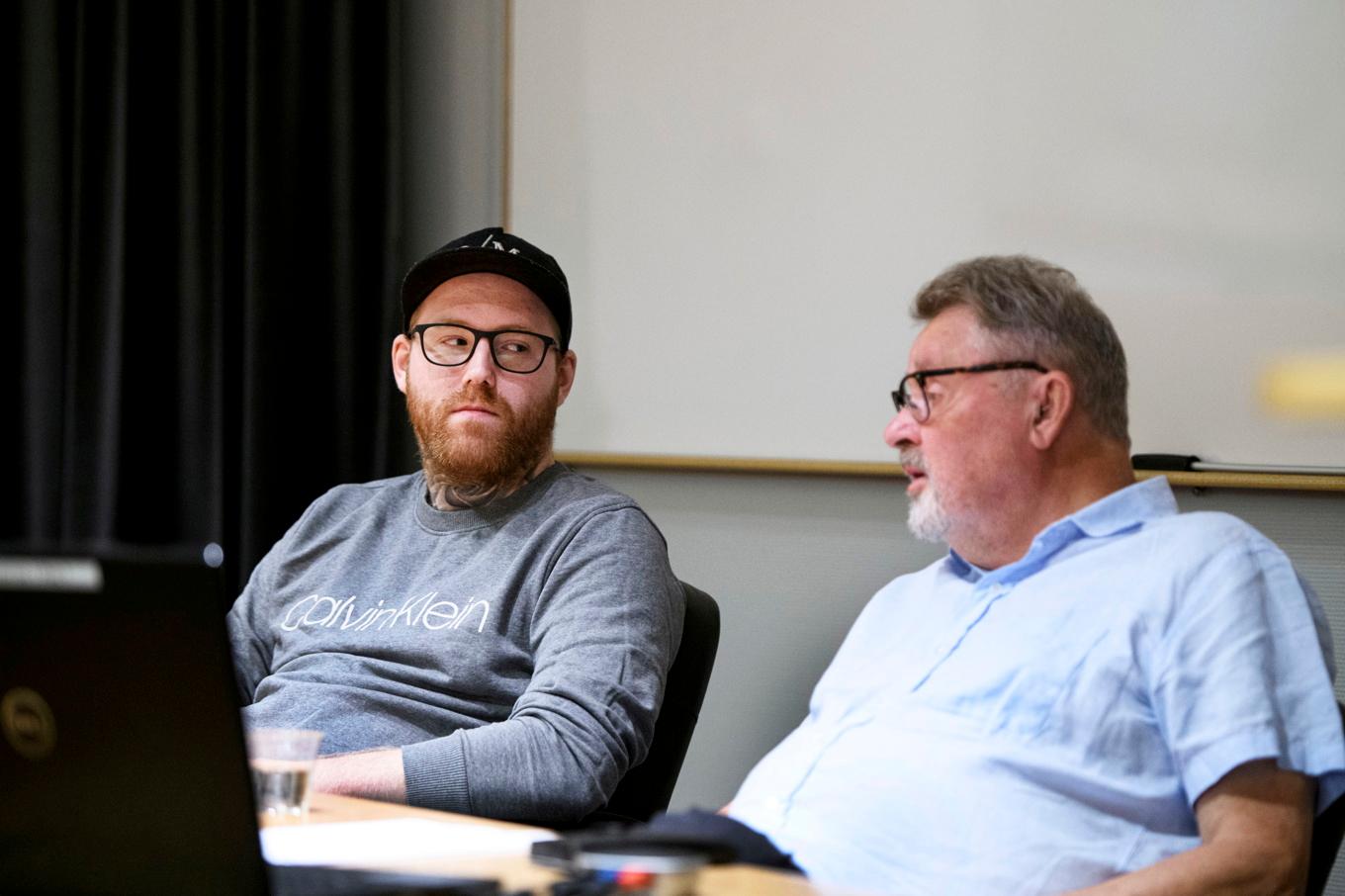 Robin Dahlén och advokaten Stefan Liliebäck på en pressträff 2022. Arkivbild. Foto: Tommy Pedersen/TT