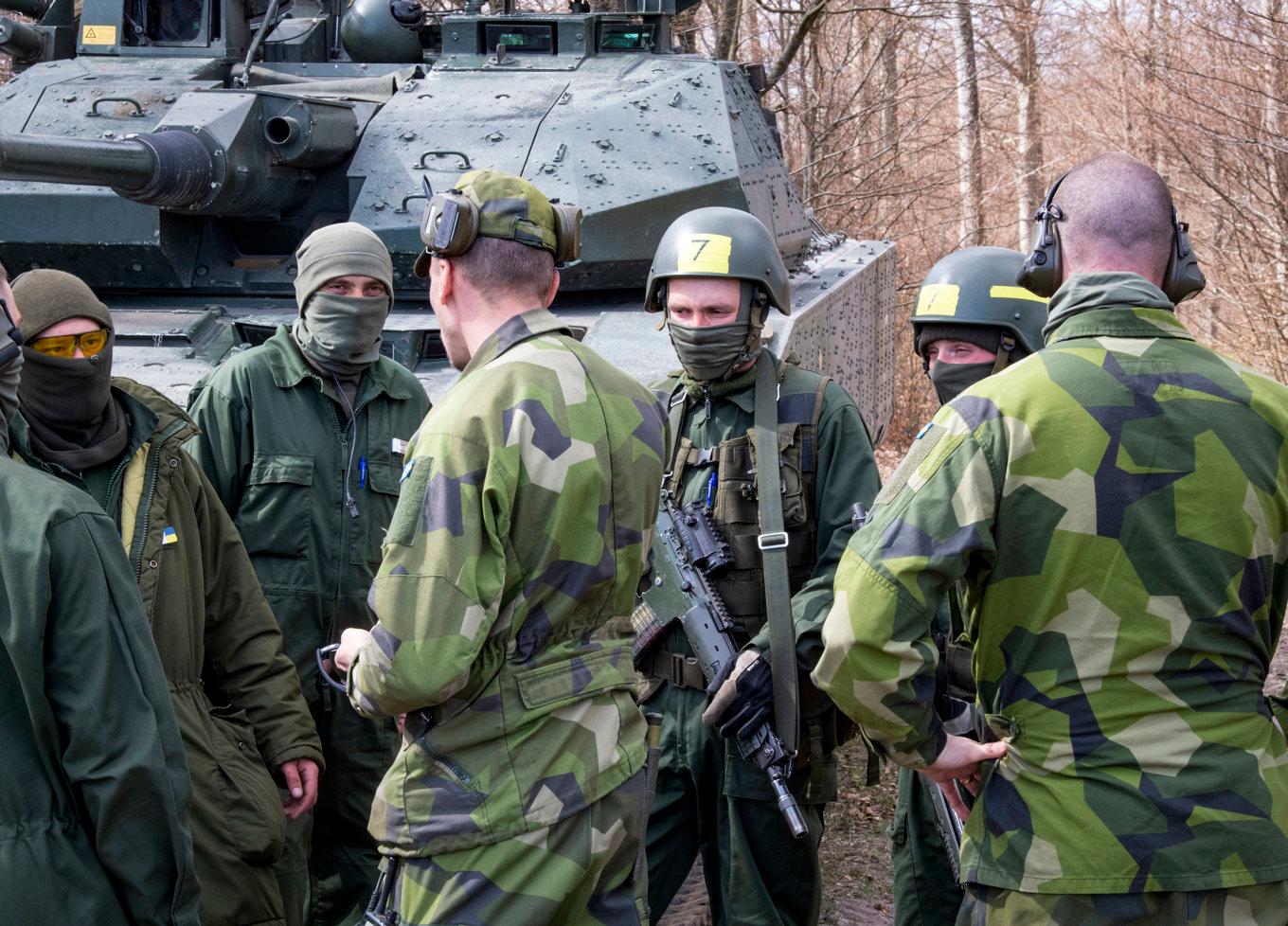 Tusentals ukrainska soldater har utbildats i Norge. På bilden syns soldater från Ukraina som tidigare genomgick utbildning i Sveirge. Arkivbild. Foto: Fredrik Sandberg/TT