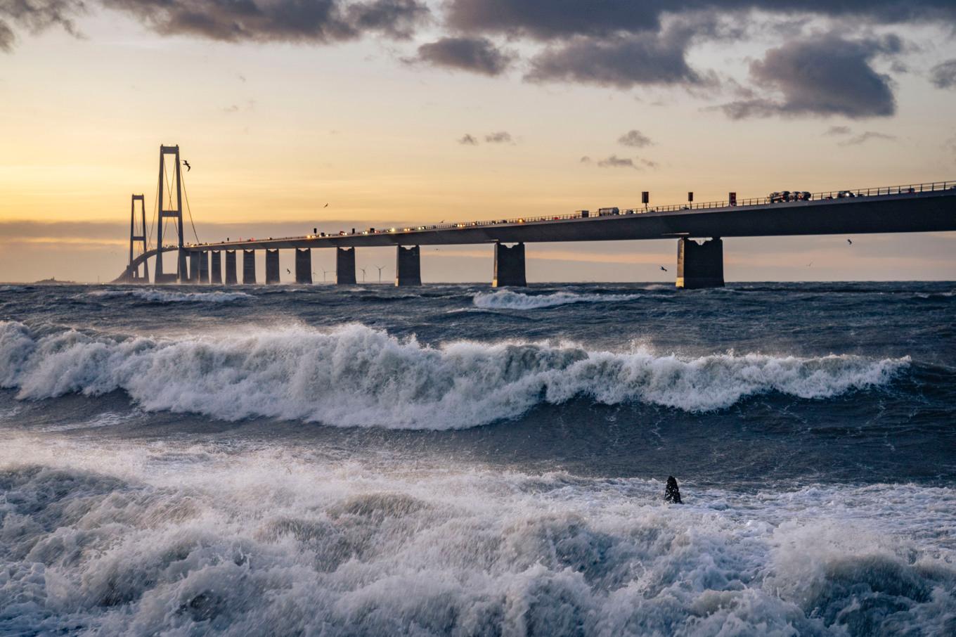 Ubåten har kört under Stora bält-bron. Arkivbild. Foto: Thomas Traasdahl/Ritzau Scanpix via AP/TT