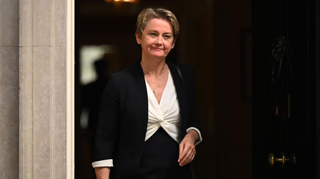 Den brittiska inrikesministern Yvette Cooper vid Downing Street i London den 3 september 2024. Foto: Leon Neal/Getty Images