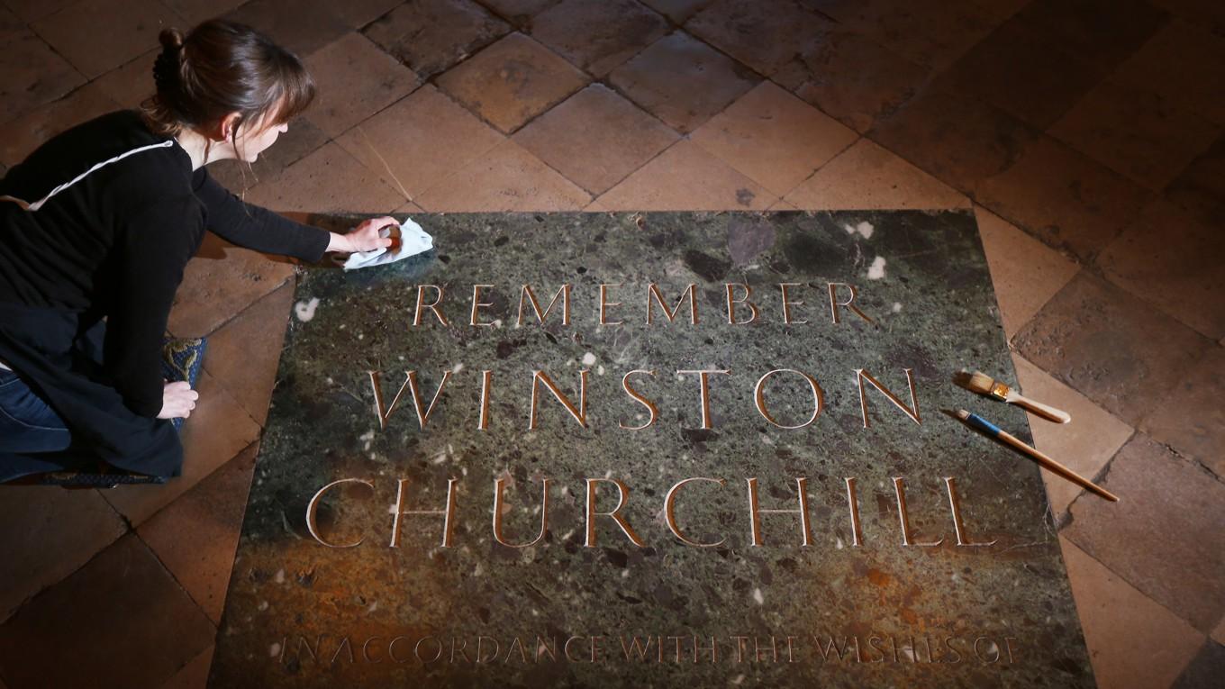 Winston Churchills gravsten i Westminster Abbey i London. Foto: Peter Macdiarmid/Getty Images