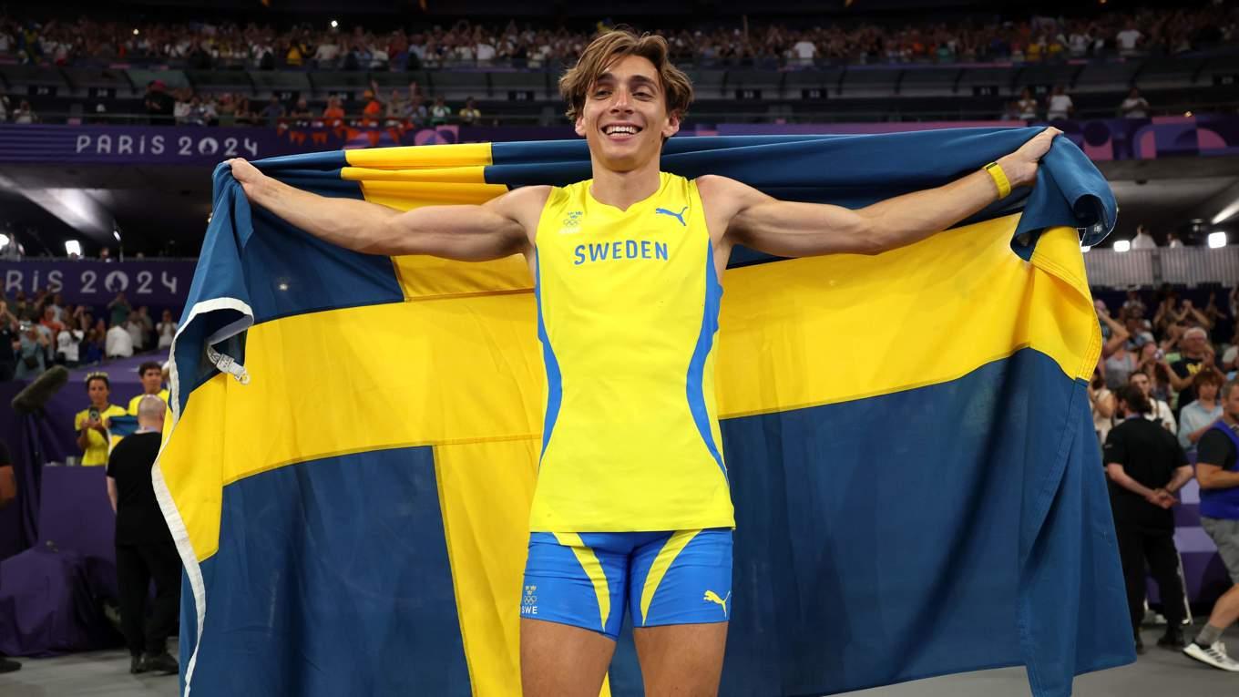 OS-guld och världsrekord - Armand Mondo Duplantis är en av idrottsvärldens största stjärnor alla kategorier och bör bli riktigt prisad på Idrottsgalan tycker Epoch Times sportchef Jonas Arnesen. Foto: Patrick Smith/Getty Images