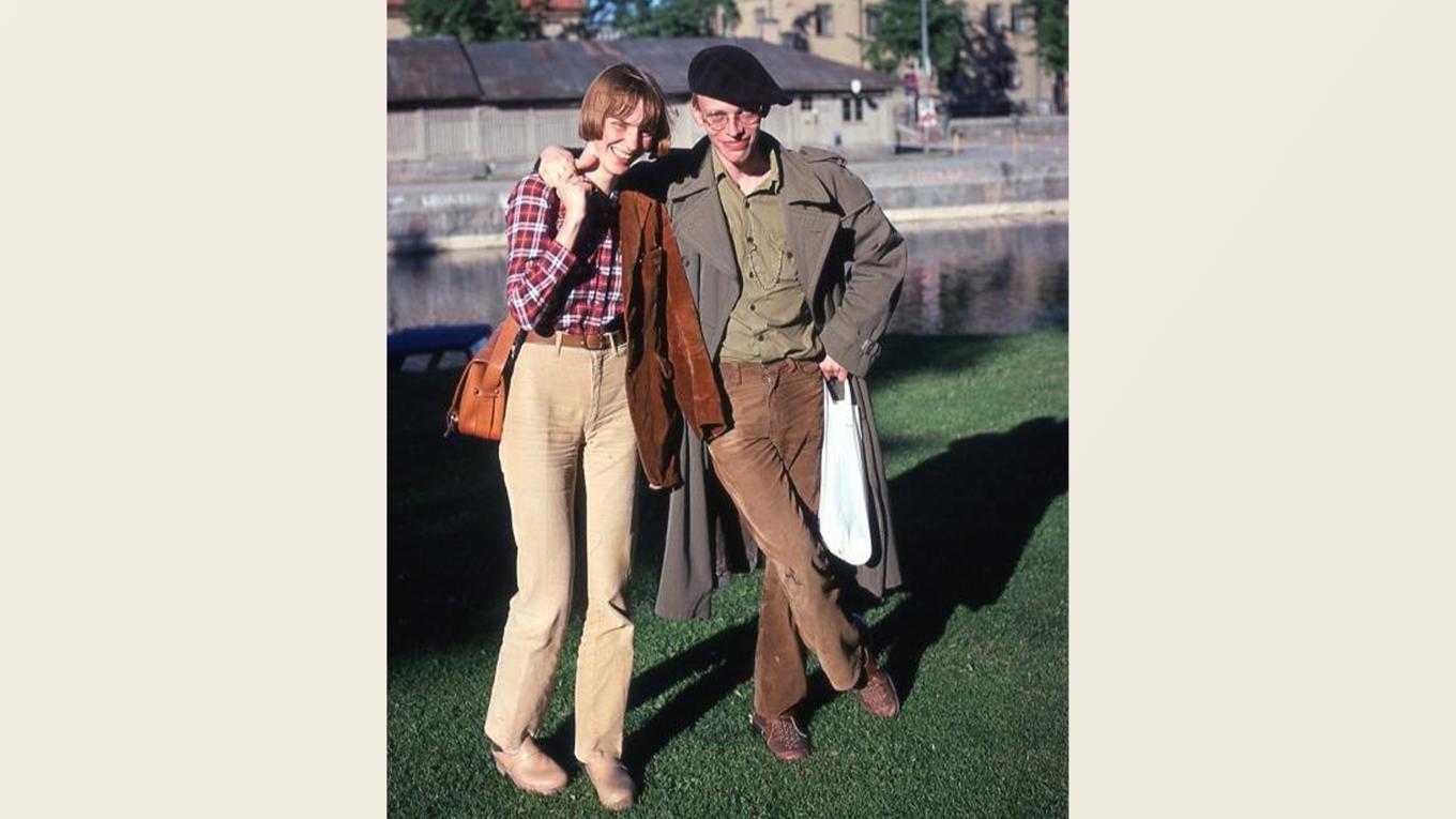 Konversatör av rang, livsnjutare på gott och ont: Staffan Kling (1954–2023). Här med flickvännen Maria i Uppsala 1977. Foto: Hans Nilsson Ajanki