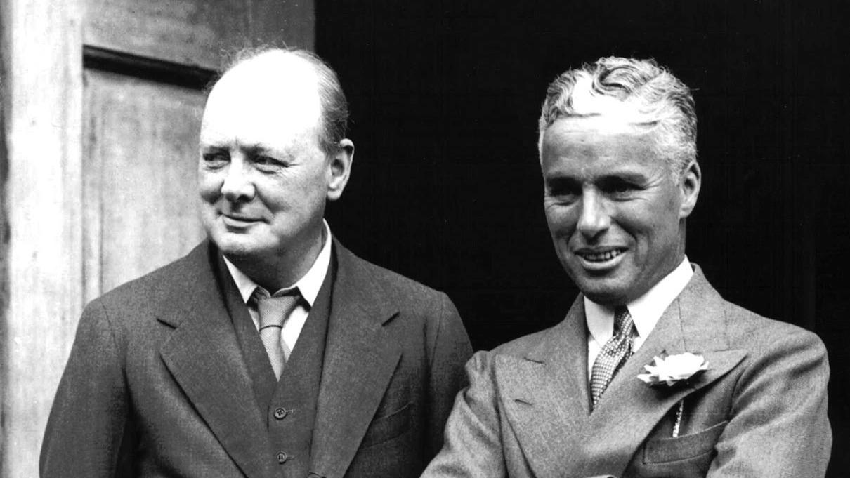 Winston Churchill och Charlie Chaplin utanför Churchills bostad Chartwell, 1931. Foto: Public Domain