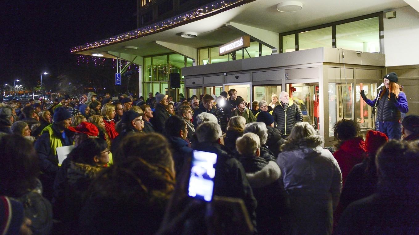 Gravida kvinnor och andra sympatisörer ockuperade sjukhuset i Sollefteå den 30 januari 2017 i protest mot nedläggningen av förlossningsavdelningen, som stängde kort därefter. Foto: Izabelle Nordfjell/TT