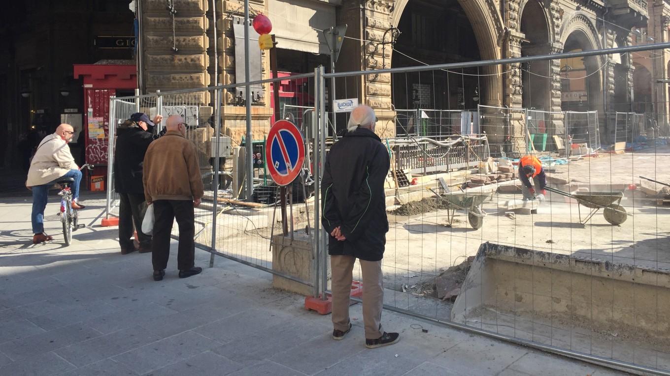 Umareller vid Piazza Maggiore, Bologna. Foto: Public Domain