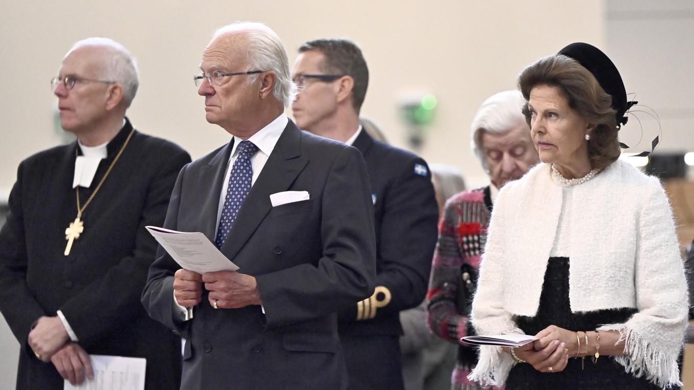 Kung Carl Gustaf och drottning Silvia reser i dag till Örebro efter massmordet på tisdagen. Arkivbild. Foto: Christine Olsson/TT