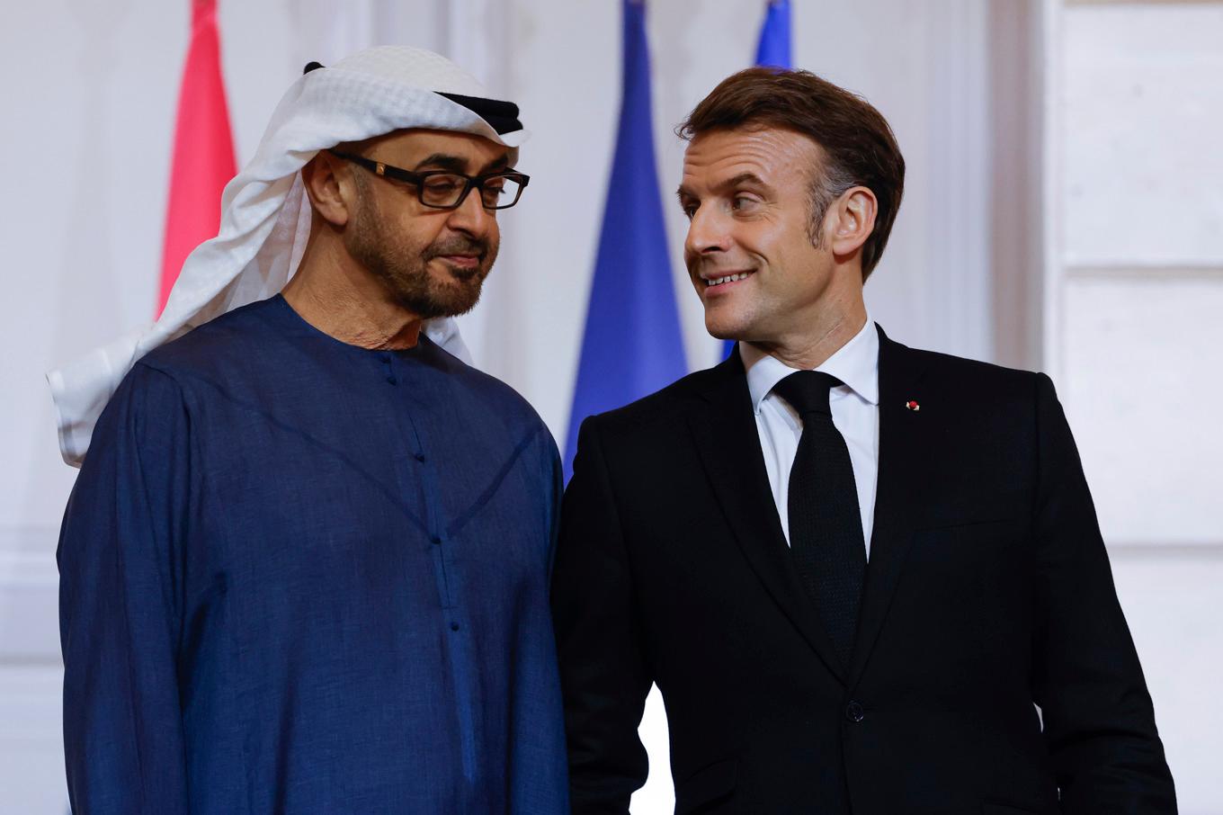 Förenade arabemiratens president Sheikh Mohamed bin Zayed Al Nahyan och hans franske kollega Emmanuel Macron. Foto: Ludovic Marin/AP/TT