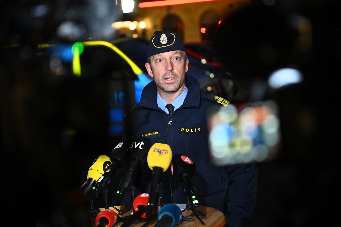 Henrik Dahlström, kommenderingschef och ansvarig för den särskilda händelsen som inletts efter skolskjutningen i Örebro vid en pressträff de han summerar veckan som varit. Foto: Claudio Bresciani/TT