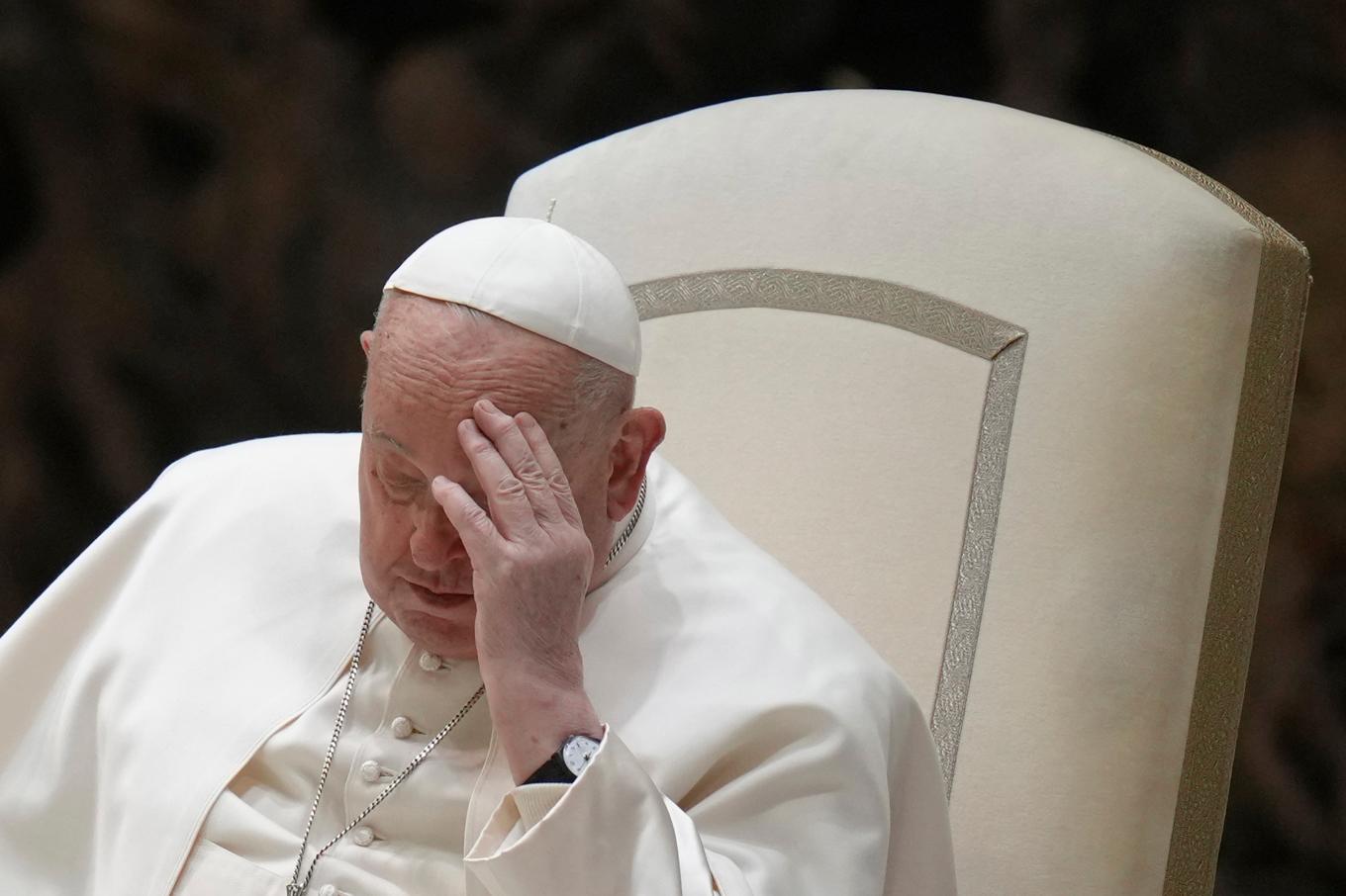 Påve Franciskus vid sin veckovisa audiens i Vatikanstaten onsdagen den 12 februari, två dagar innan han lades in på sjukhus. Foto: Alessandra Tarantino/AP/TT