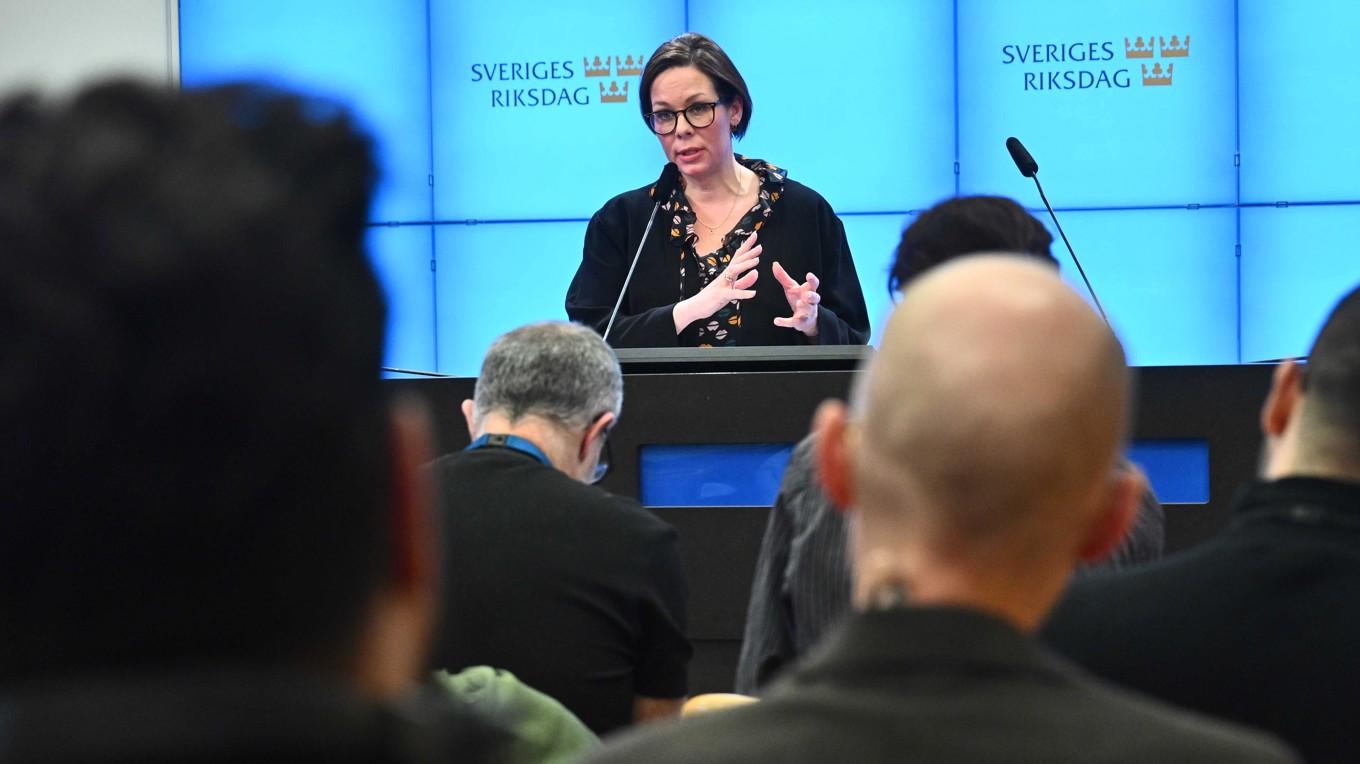 Utrikesminister Maria Malmer Stenergard (M) håller pressträff efter det blixtinkallade mötet om Ukraina. Foto: Claudio Bresciani/TT