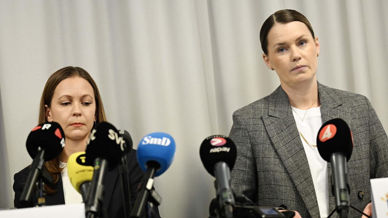 Senior åklagare Sara Stolper och senior åklagare Hanna Cardell under en pressträff angående åtalet för mord och människorov på de två 14-åriga pojkarna Mohamed och Layth. Foto: Pontus Lundahl/TT