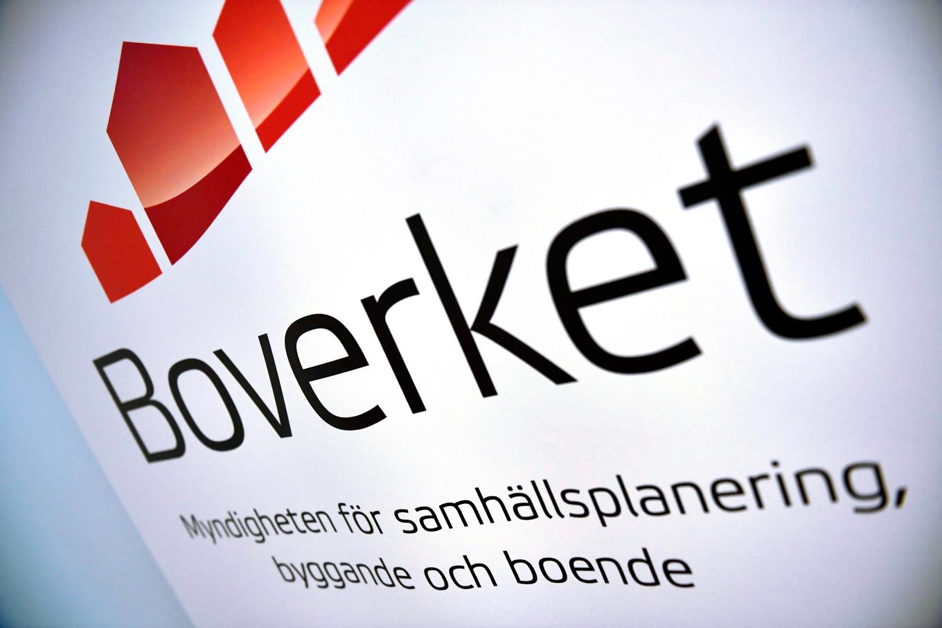 Boverket utreder byggnadsreglerna efter en rapport visat att 15 uppblåsbara fotbollshallar rasat ihop. Arkivbild. Foto: Janerik Henriksson/TT