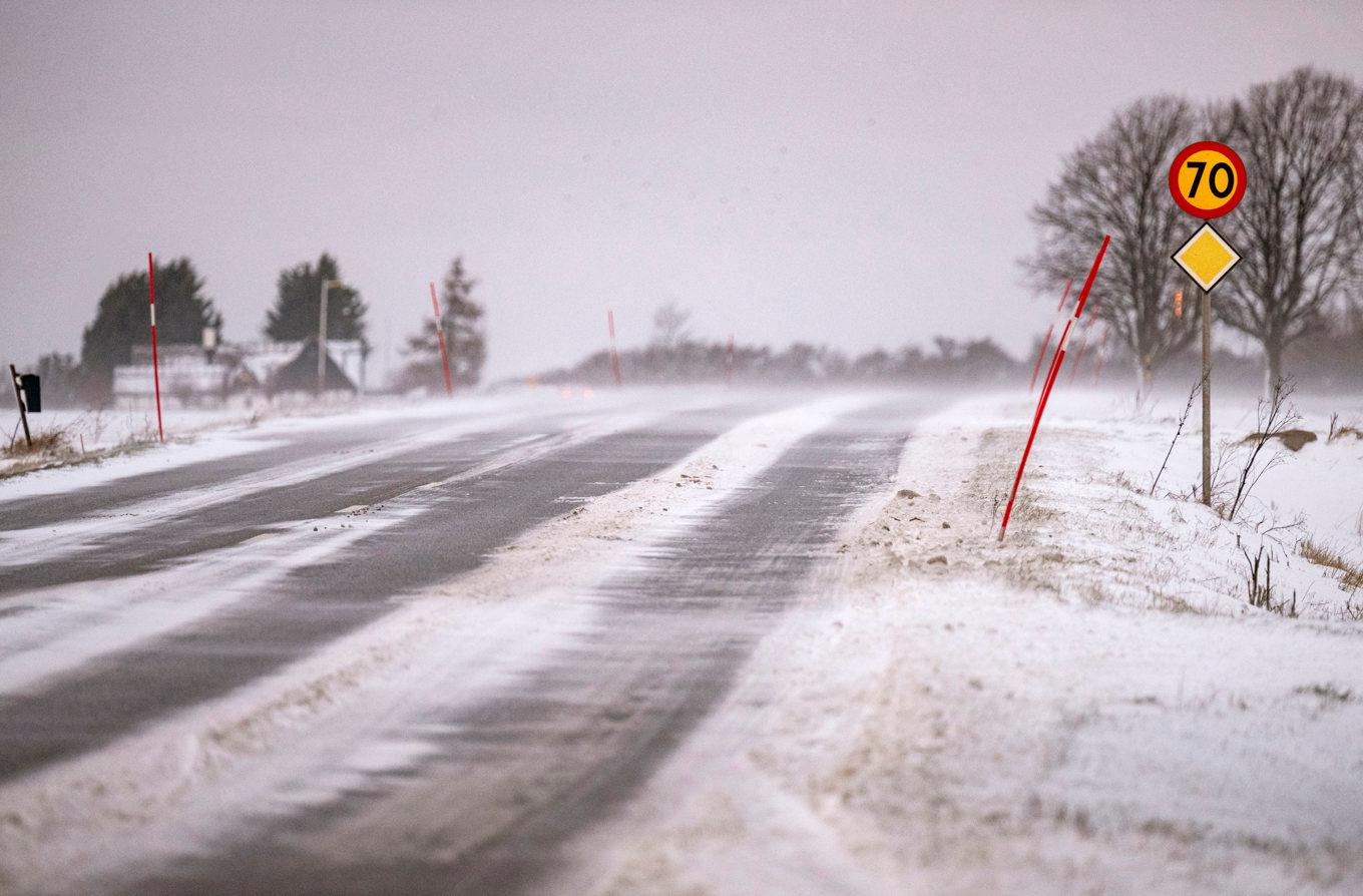 SMHI och polisen varnar för blixhalka under fredagen. Arkivbild. Foto: Johan Nilsson / TT