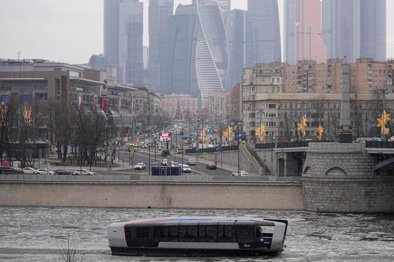 Åtta personer döms för mordbränder i Ryssland på uppdrag av Ukraina, enligt ryska säkerhetstjänsten. I december skedde ett flertal liknande anlagda bränder i Moskva. Arkivbild. Foto: Pavel Bednyakov/AP/TT