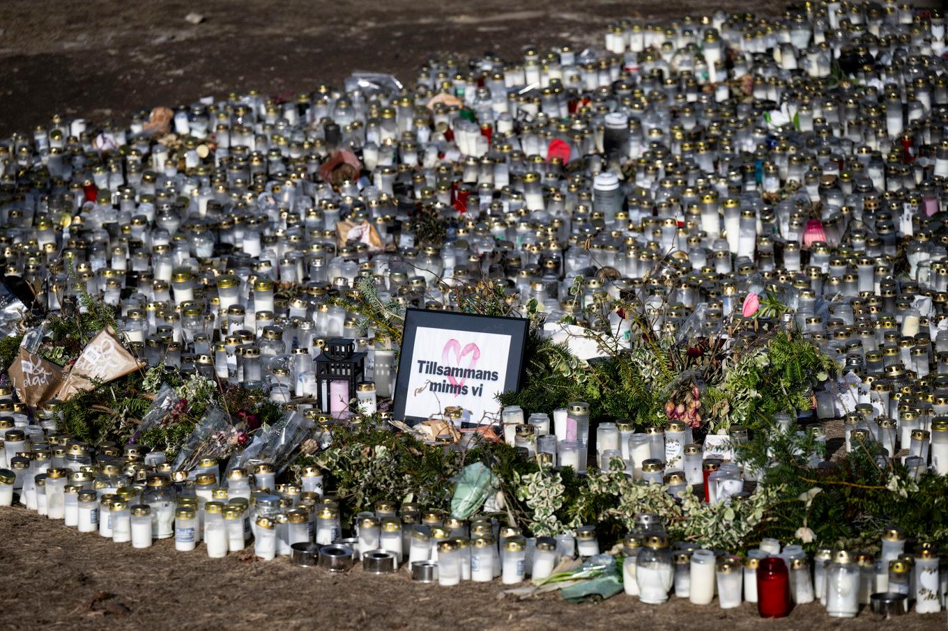 Minnesplatsen i Örebro efter masskjutningen tidigare i februari. Foto: Pontus Lundahl/TT