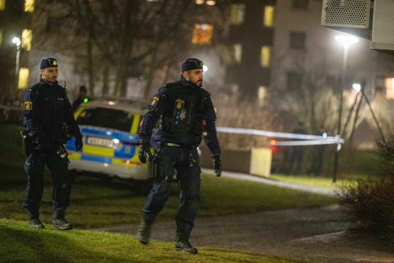 56 procent svarar att de har stort förtroende för polisen, skriver DN. Foto: Roger Vikström/TT