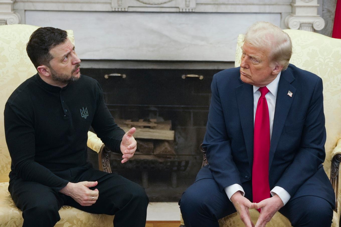 Ukrainas president Volodymyr Zelenskyj är på besök hos president Donald Trump i Vita huset. Foto: Mystyslav Chernov/AP/TT