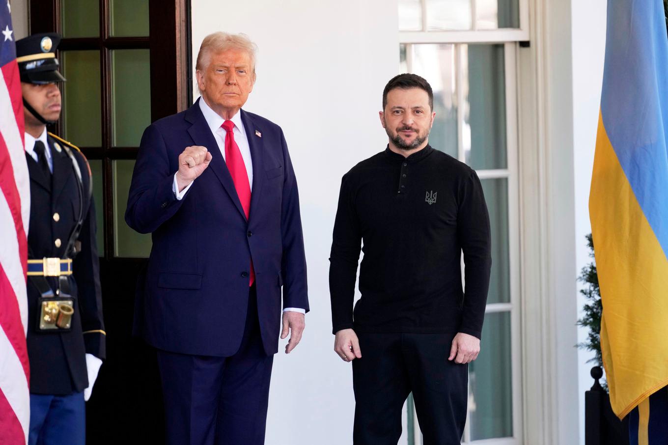 USA:s president Donald Trump och Ukrainas president Volodymyr Zelenskyj. Bild tagen 28 februari. Foto: Ben Curtis/AP/TT