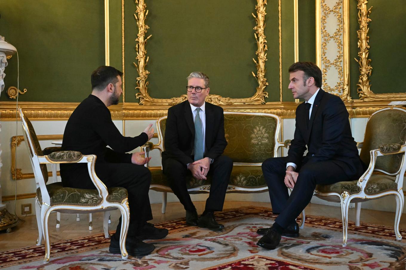 Planerar resa? Volodymyr Zelenskyj, Keir Starmer och Emmanuel Macron under ett möte om Ukraina i London i helgen. Foto: Justin Tallis/AP/TT