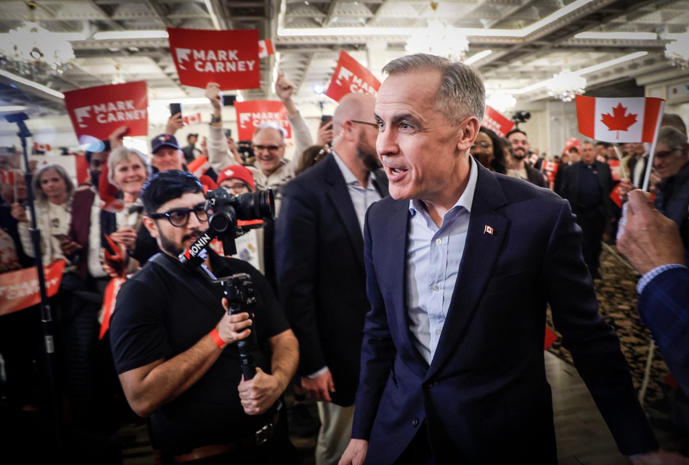 Mark Carney, favorittippad till premiärministerposten i Kanada, under ett kampanjmöte i Calgary i veckan. Foto: Jeff McIntosh/AP/TT