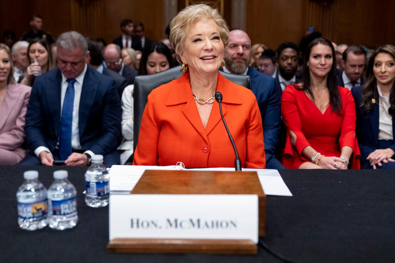 Utbildningsminister Linda McMahon har sagt att utbildningsdepartementets "slutliga uppdrag" är att överlämna myndighetens auktoritet till delstaterna. Bild tagen i Washington i februari. Foto: Jacquelyn Martin/AP/TT