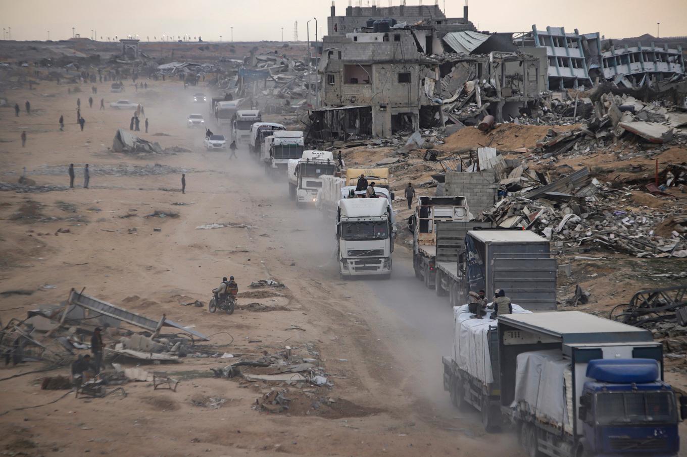 Svenskarna tog sig över till Egypten via gränsövergången Kerem Shalom nära Rafah i södra Gaza. Arkivbild. Foto: Jehad Alshrafi/AP/TT