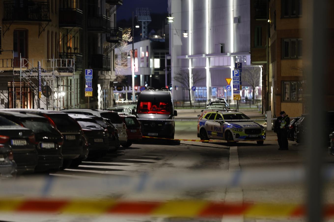 Polis på plats efter den kraftiga explosionen i Göteborg. Foto: Adam Ihse/TT