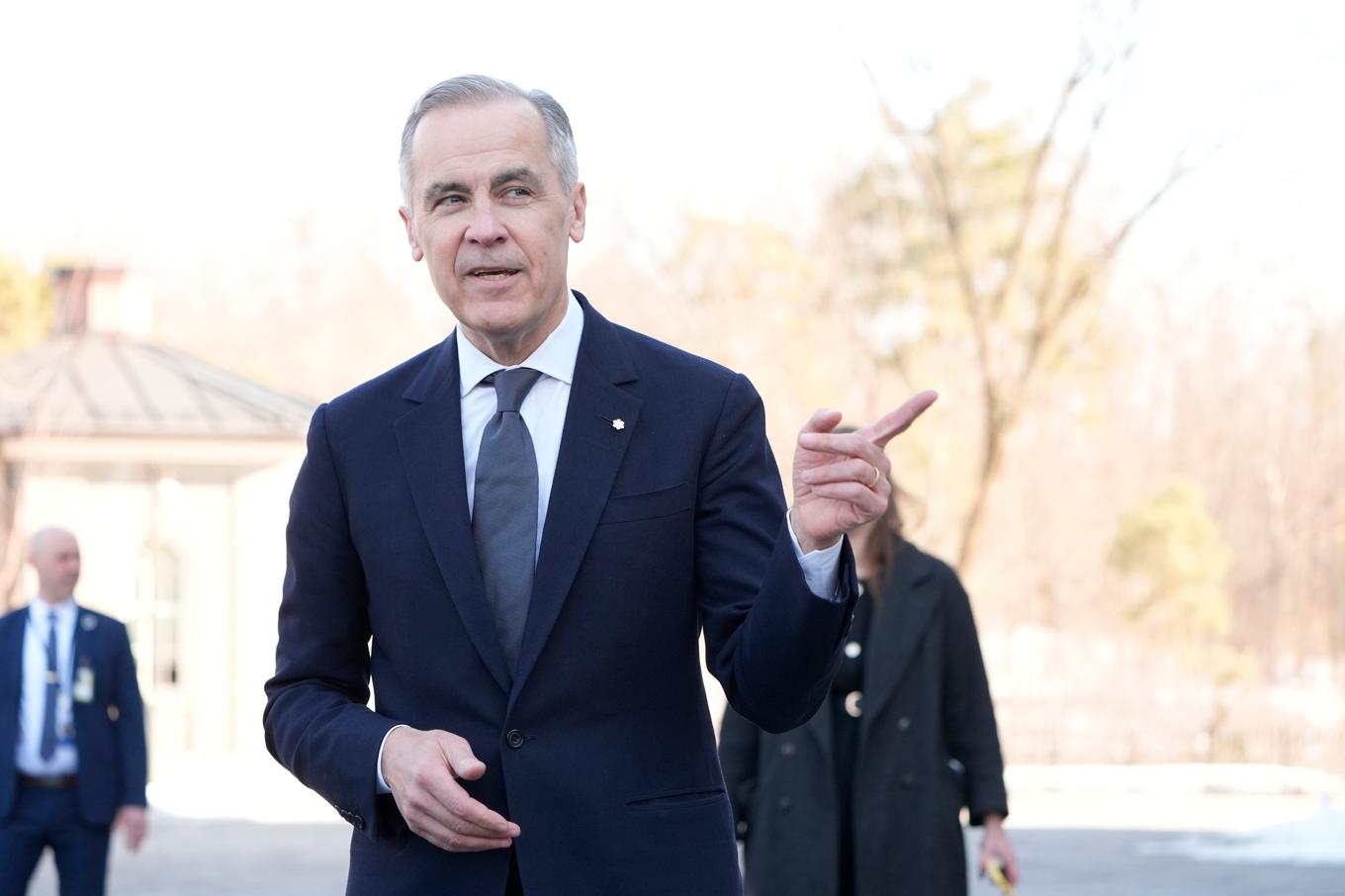 Mark Carney på väg in till installationsceremonin i Ottawa. Foto: Adrian Wyld/The Canadian Press via AP/TT