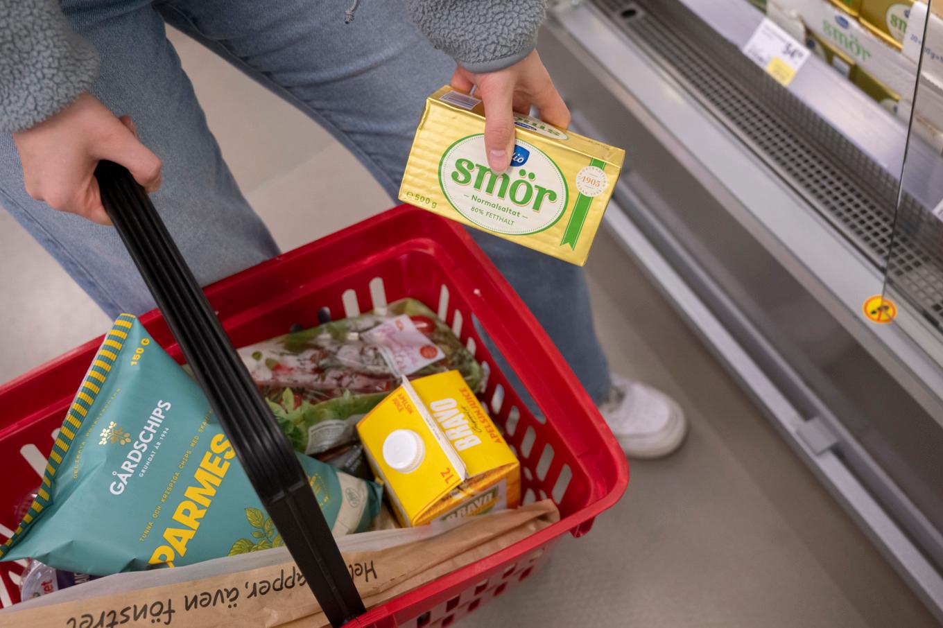 Matpriskollen ska nu även jämföra matkedjornas ordinarie priser. Arkivbild. Foto: Fredrik Sandberg/TT