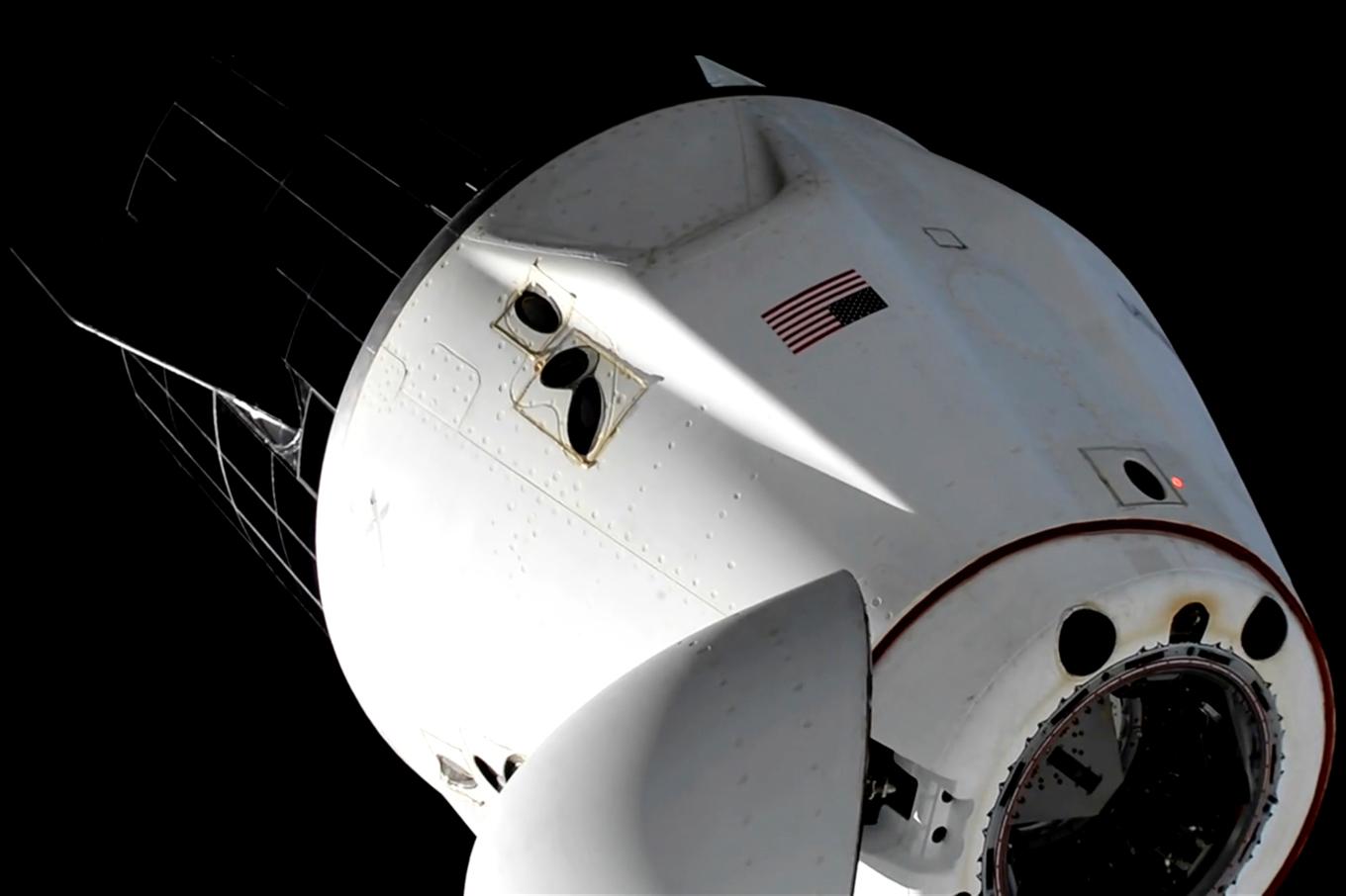 SpaceX-kapseln är nu på väg tillbaka till jorden. Foto: Nasa