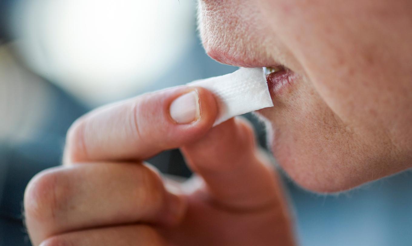 Vitt snus kan orsaka långdragna inflammationer i munnen. Arkivbild. Foto: Janerik Henriksson/TT