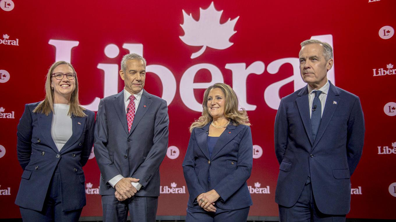 Carney (längst till höger) fick störst stöd från Liberalernas kabinett och partigrupp, och lyckades samla in betydligt mer pengar än sina motståndare, från vänster till höger: Karina Gould, Frank Baylis och Chrystia Freeland. Foto: Andrej Ivanov/AFP