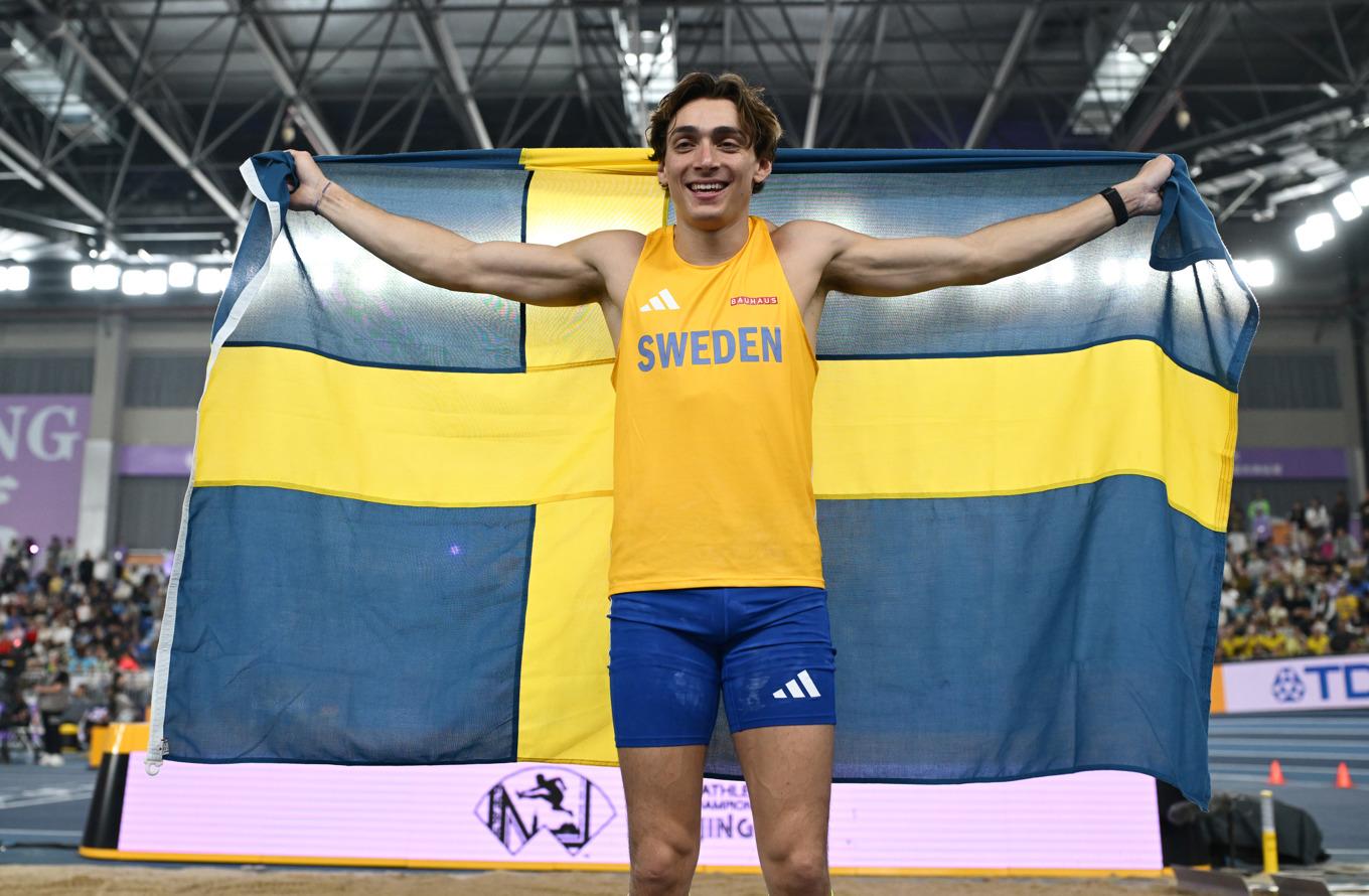 Armand Duplantis vinner guld på innomhus-VM i Nanjing i dag den 22 mars. Bild: Hannah Peters/Getty Images