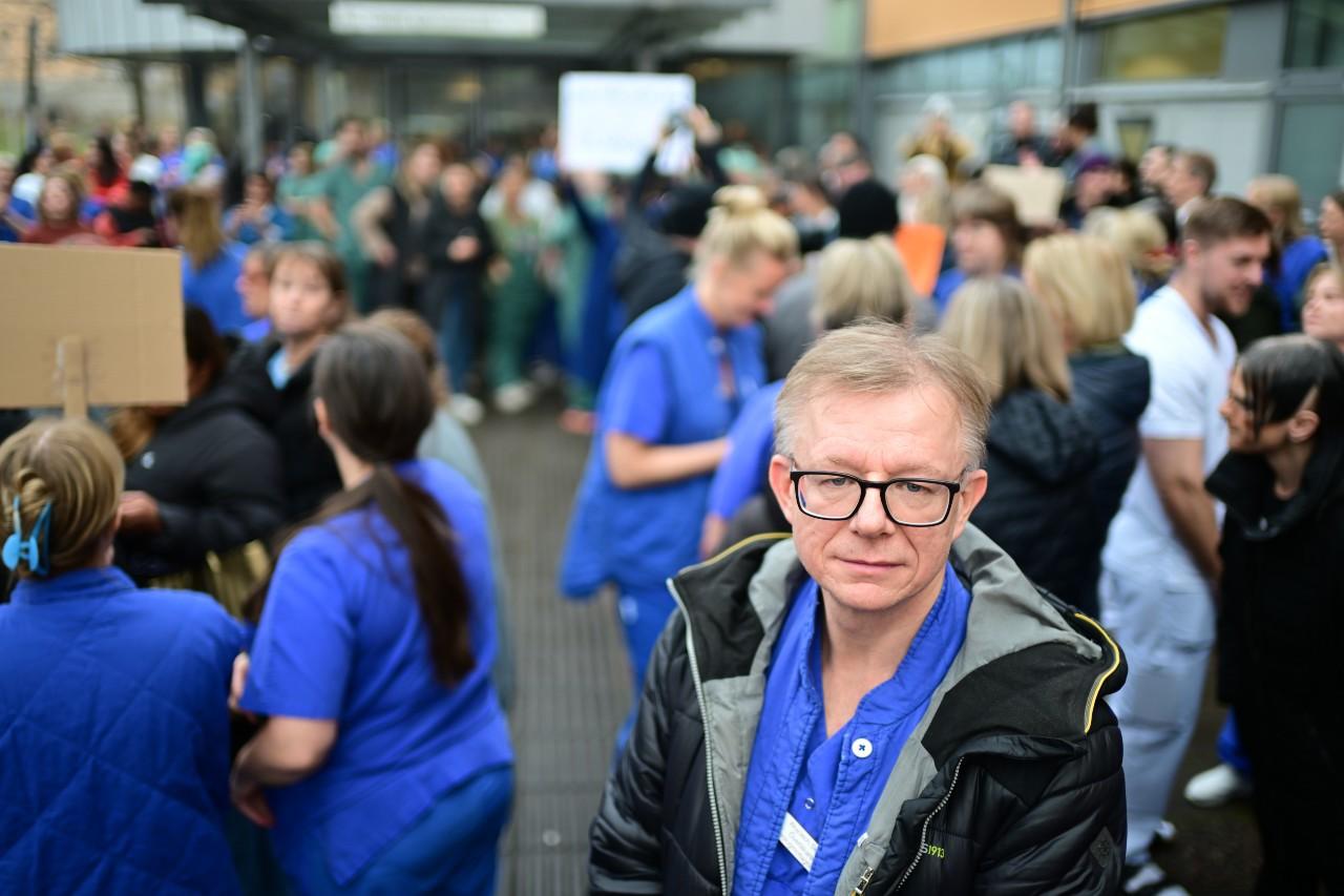 Överläkaren Wojciech Skup har tillsammans med kollegan Laura Raduta prisats för sitt mot då de varnade om det kritiserade journalsystemet Millennium. Foto: Björn Larsson Rosvall/TT/arkiv