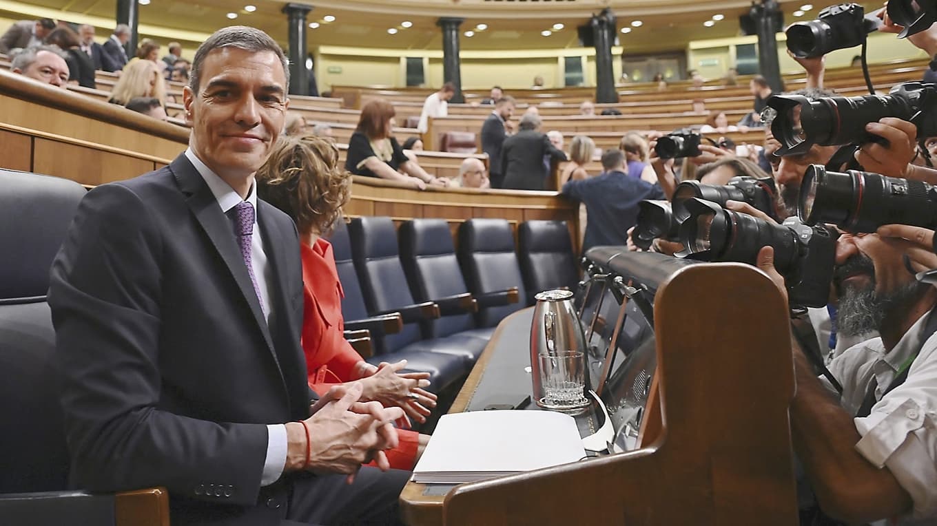 Spaniens premiärminister Pedro Sánchez i det spanska parlamentet i Madrid den 9 juli. Korruption som påverkar det spanska socialistpartiet diskuterades. Foto: Javier Soriano/AFP via Getty Images