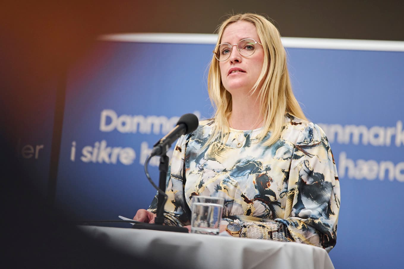 Venstres vice partiledare Stephanie Lose på en presskonferens den 16 mars. Foto: Thomas Traasdahl/Ritzau Scanpix/TT