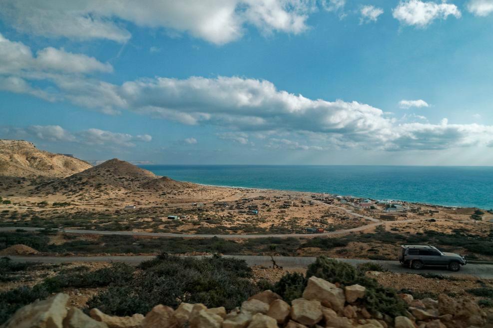 


Nyligen kapades en oljetanker av pirater utanför Puntland i Somalia. Nu har ett handelsfartyg kapats.  foto: Ben Curtis/AP/TT-arkivbild                                                                                                                                    