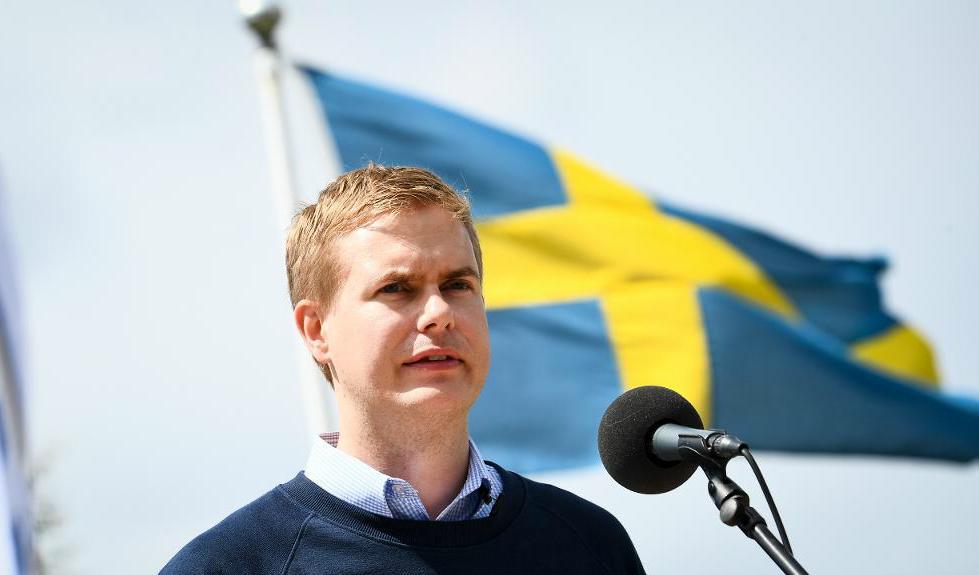 
Miljöpartiets språkrör Gustav Fridolin om den tuffa politikertillvaron. Från sommartalet på hemmaplan i skånska Vittsjö. Foto: TT                                            