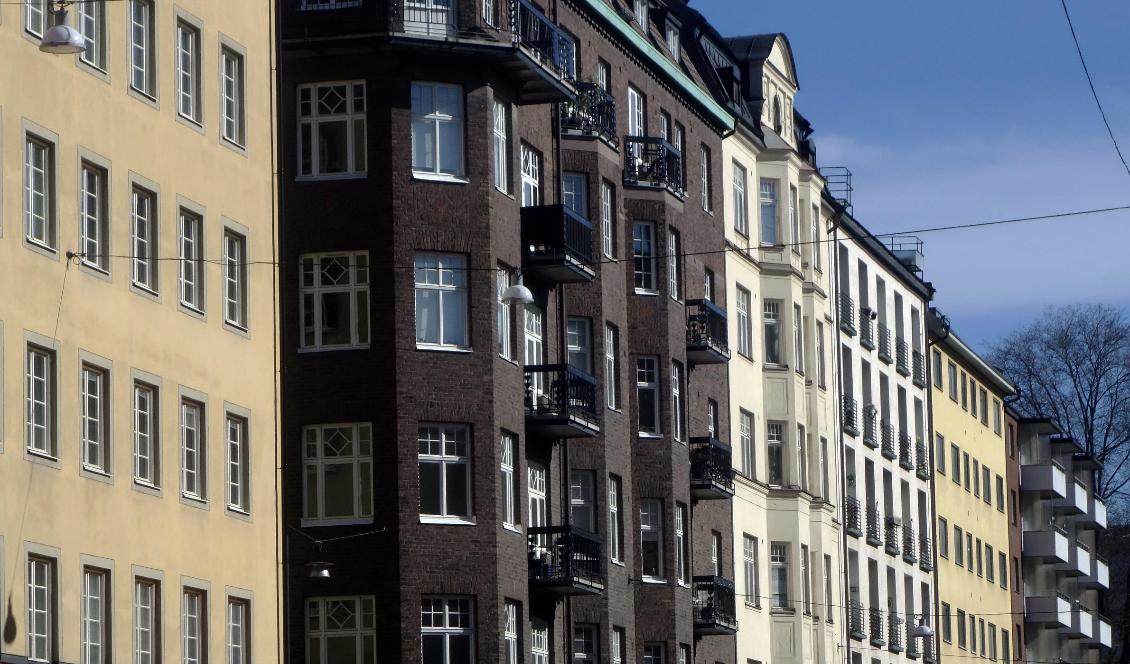 Husfasader från olika tidsperioder på Folkungagatan på Södermalm. Foto: Hasse Holmberg/TT-arkivbild