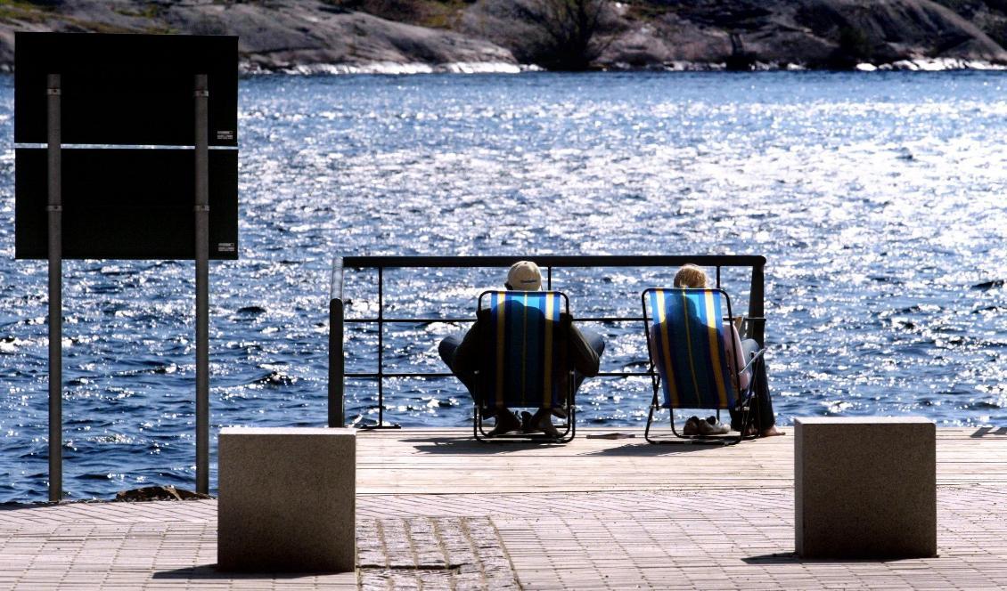 Den som har möjlighet kan njuta av skön vårvärme med temperaturer över 15 grader i Götland och Svealand i dag. Foto: Pontus Lundahl/TT