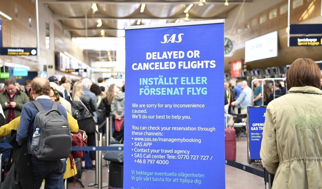 


Strandade resenärer på Arlanda på grund av SAS-piloternas strejk. Foto: Henrik Montgomery/TT                                                                                                                                                