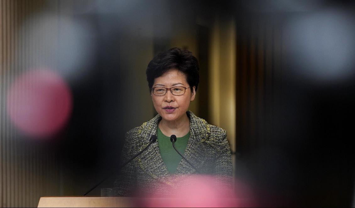 Hongkongs högsta ledare Carrie Lam under en presskonferens häromdagen. Foto: Vincent Yu