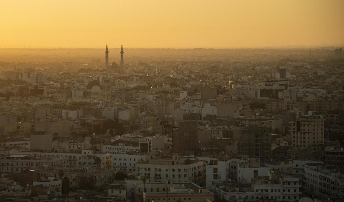 Tripoli sett vid gryningen på fredagen. Foto: Felipe Dana/AP/TT